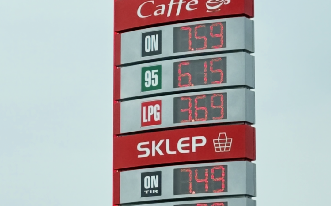 Nowe ceny paliw obowiązują w całym kraju. Kierowcy już widzą różnice na stacjach