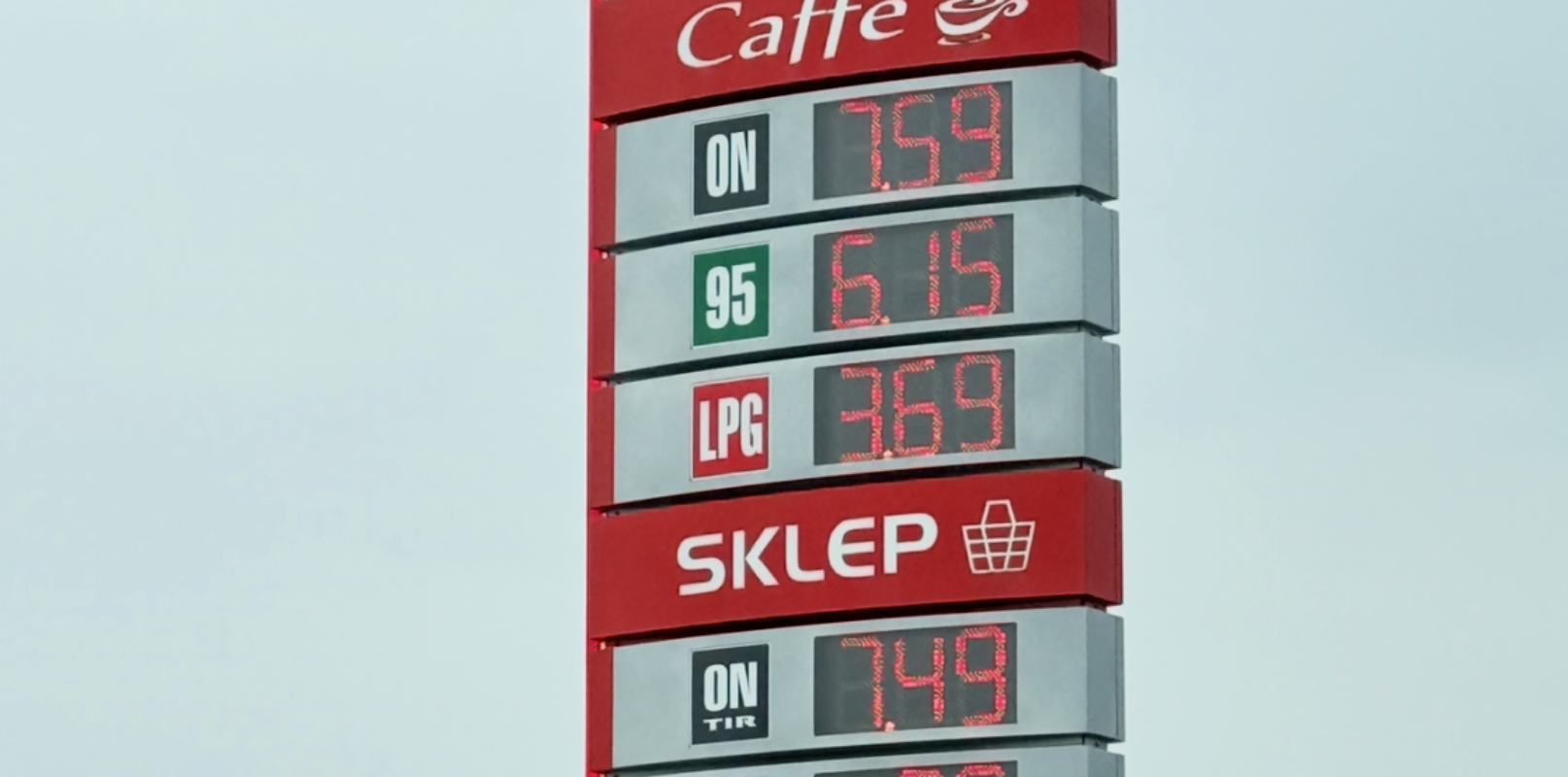 Nowe ceny paliw obowiązują w całym kraju. Kierowcy już widzą różnice na stacjach